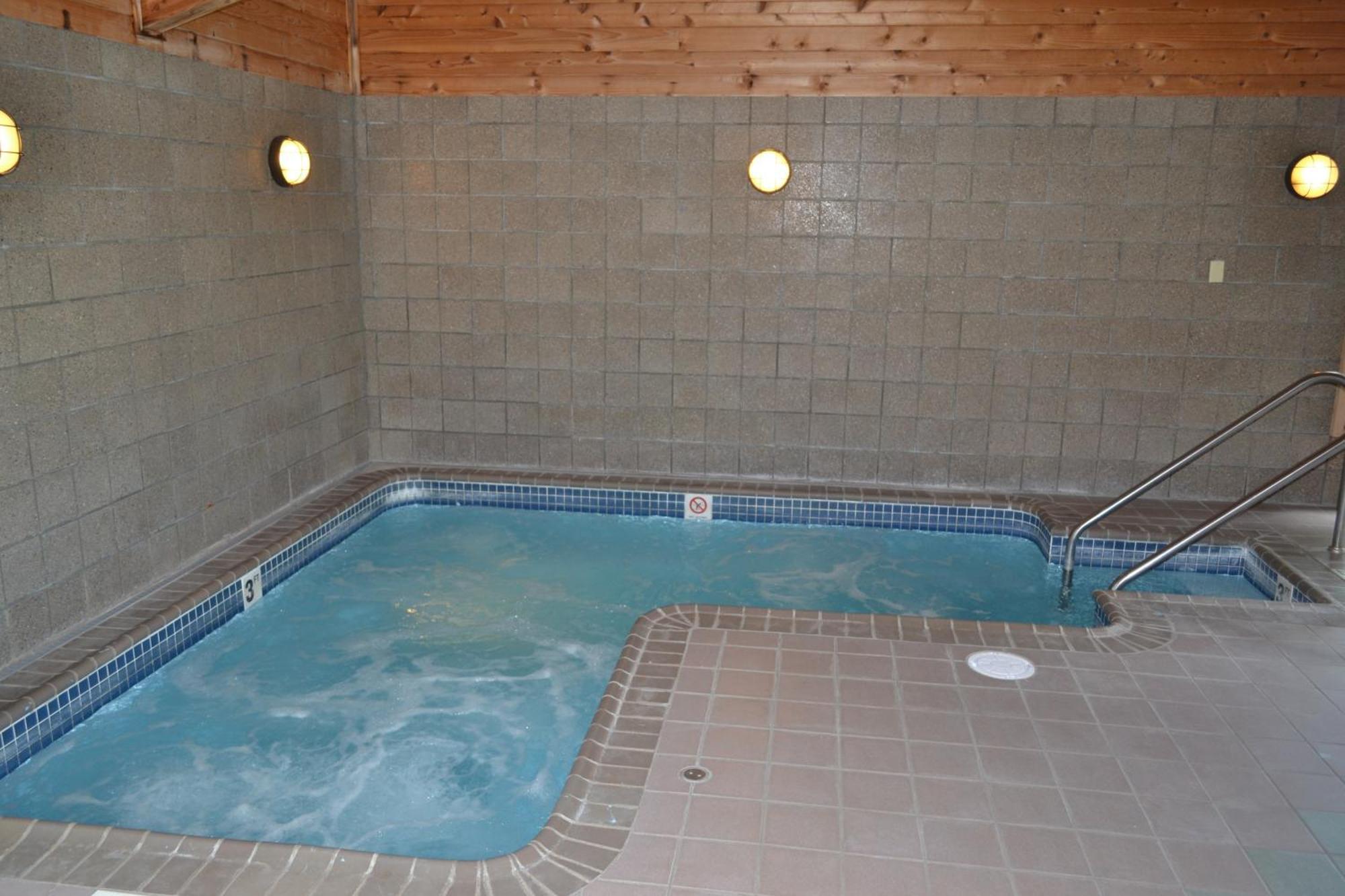 Cobblestone Hotel & Suites - Wisconsin Rapids Ngoại thất bức ảnh