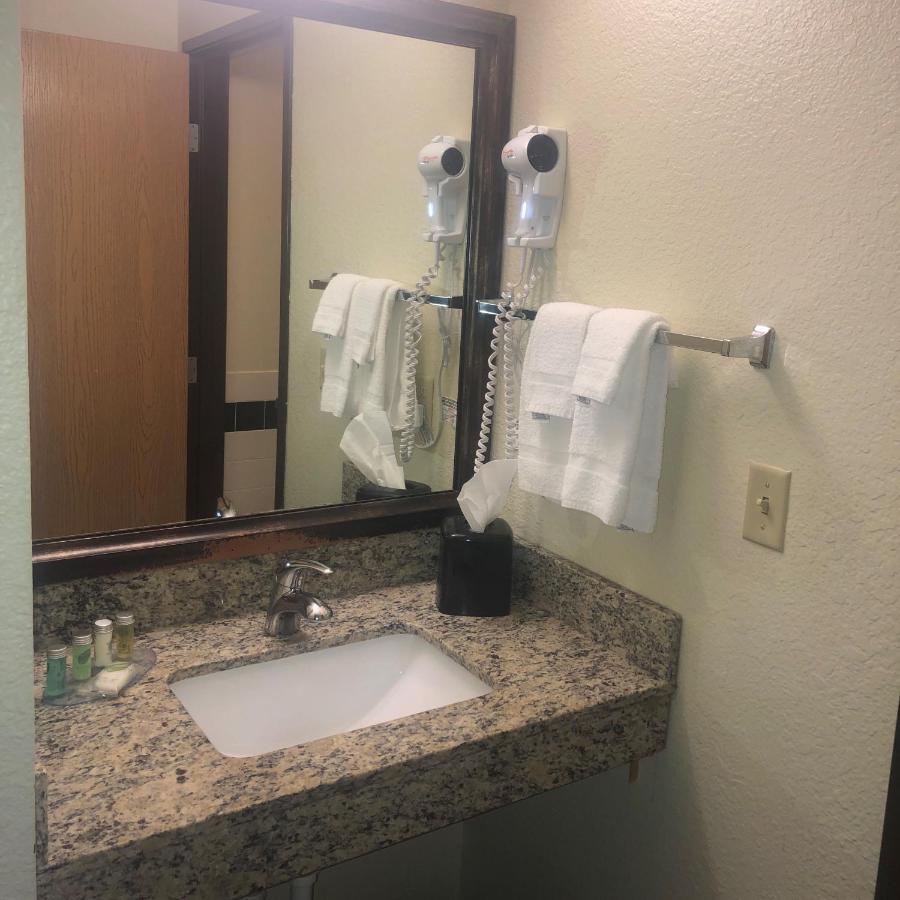 Cobblestone Hotel & Suites - Wisconsin Rapids Ngoại thất bức ảnh